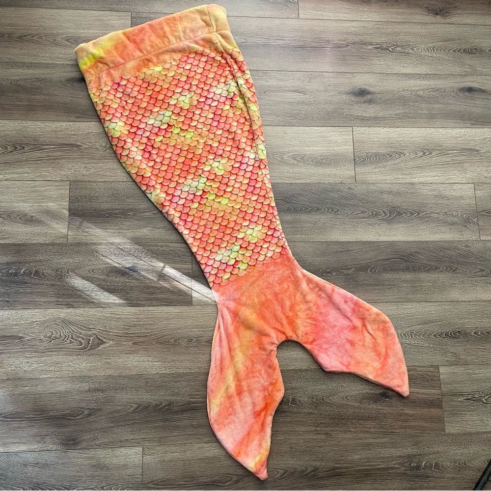 Comfy Tails Kids Mermaid Tail Blanket Orange